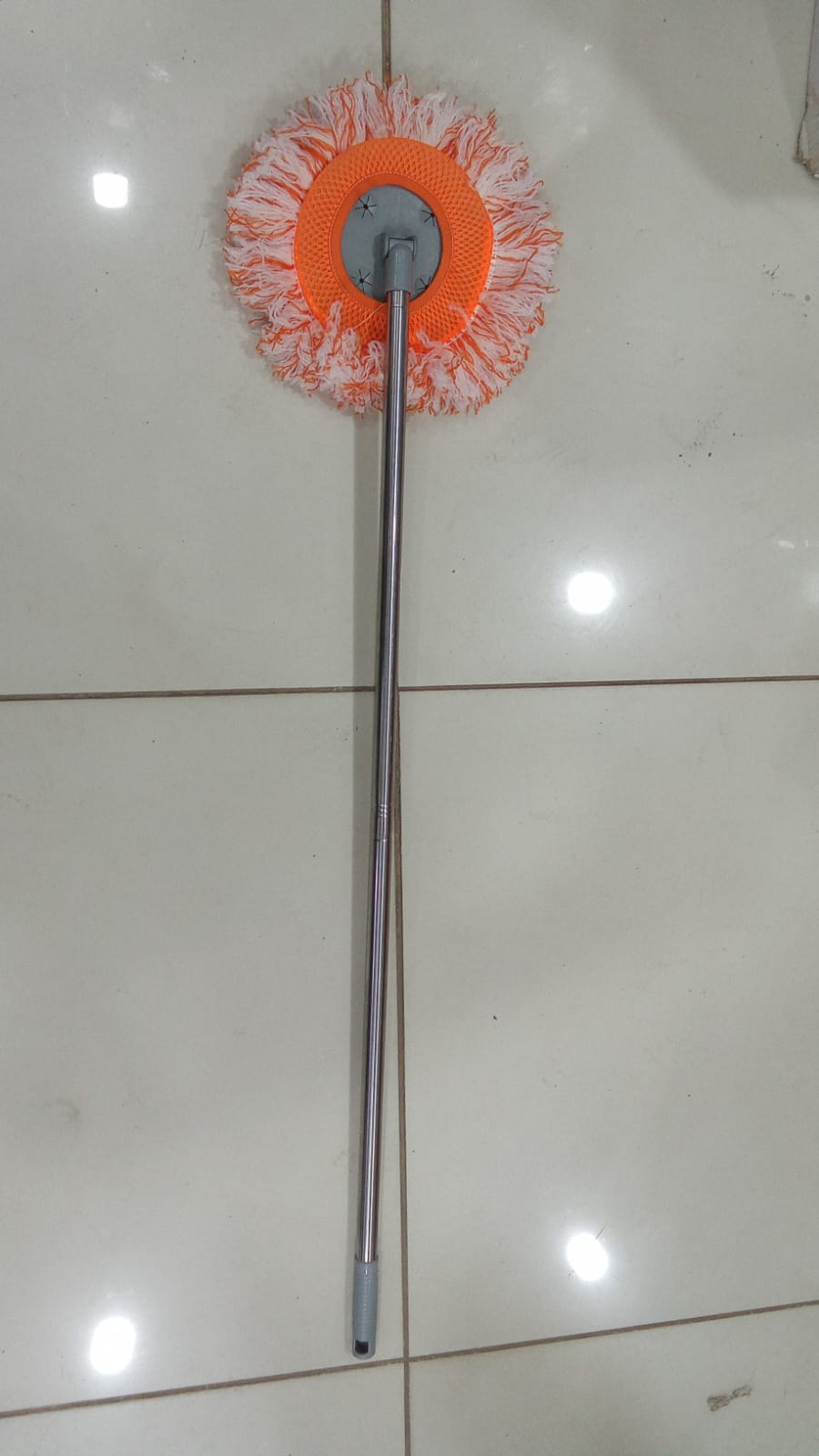 360° Rotating Microfiber Mop – Telescopic Handle for Home, Office & Car Cleaning